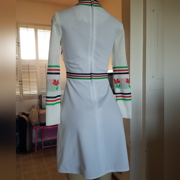 Vintage  Vicky Vaughn polyester  knitt white green red short 60s mini  dress - Picture 8 of 16